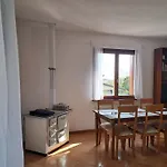 Etage Entier Independant D , Avec Terrasse, Jardin, 2 A 6 Personnes * Arba