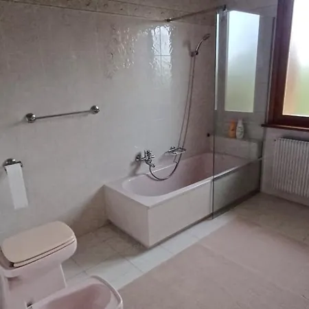 Etage Entier Independant D , Avec Terrasse, Jardin, 2 A 6 Personnes * Arba