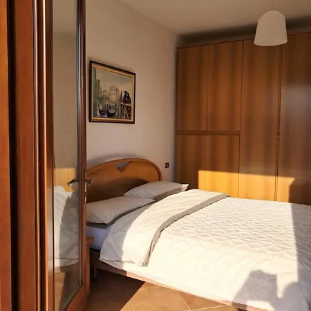 Vakantiehuis Etage Entier Independant D , Avec Terrasse, Jardin, 2 A 6 Personnes