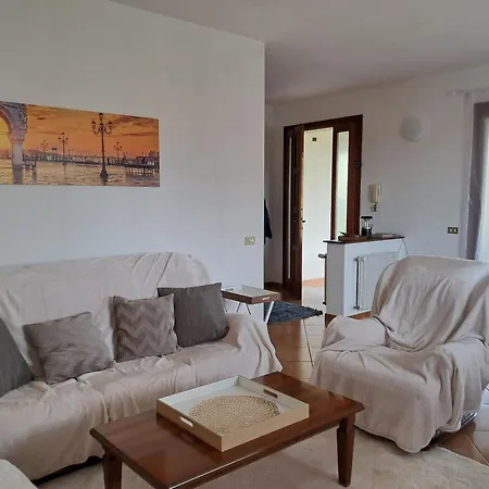 Vakantiehuis Etage Entier Independant D , Avec Terrasse, Jardin, 2 A 6 Personnes *