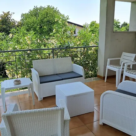 Etage Entier Independant D , Avec Terrasse, Jardin, 2 A 6 Personnes Arba