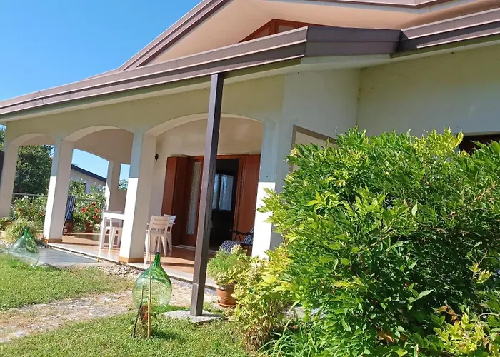 Etage Entier Independant D , Avec Terrasse, Jardin, 2 A 6 Personnes *