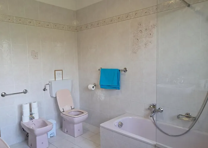 Etage Entier Independant D , Avec Terrasse, Jardin, 2 A 6 Personnes